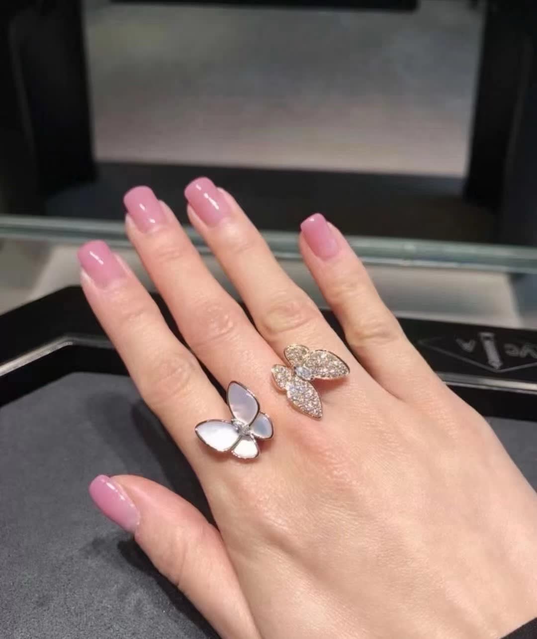 Van Cleef & Arpels Alhambra Ring